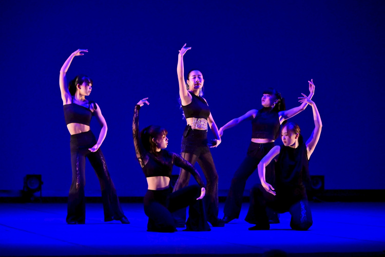 Hazky dance performance